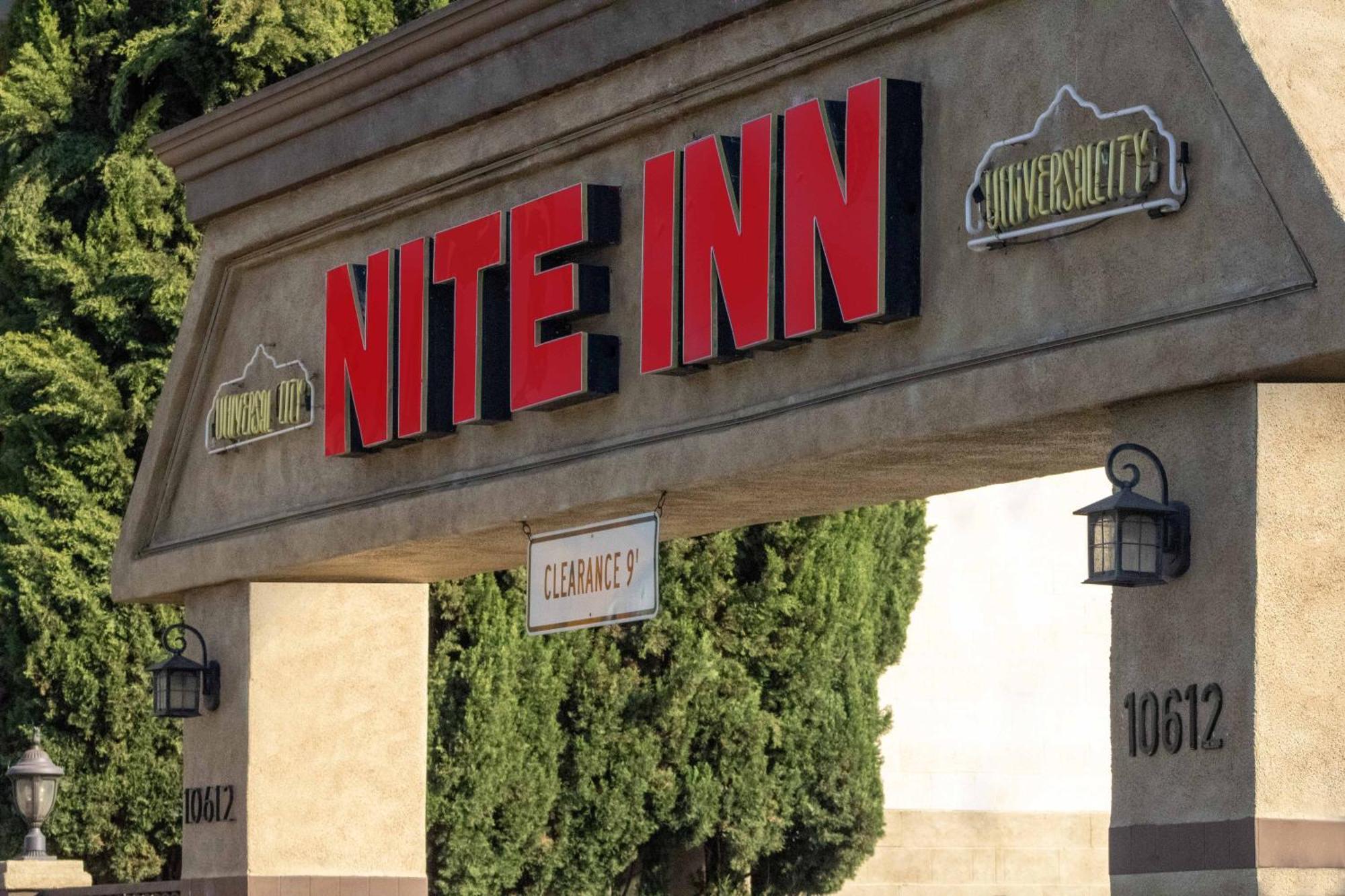Nite Inn At Universal City - Walking Distance To Universal Studios Hollywood Лос-Анджелес Экстерьер фото
