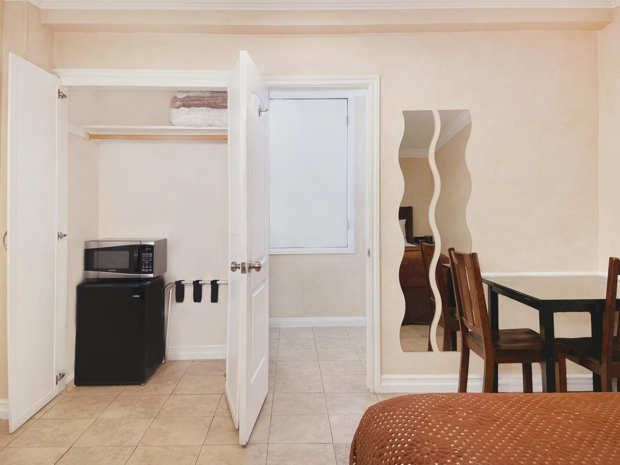 Nite Inn At Universal City - Walking Distance To Universal Studios Hollywood Лос-Анджелес Экстерьер фото
