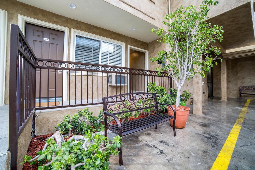 Nite Inn At Universal City - Walking Distance To Universal Studios Hollywood Лос-Анджелес Экстерьер фото