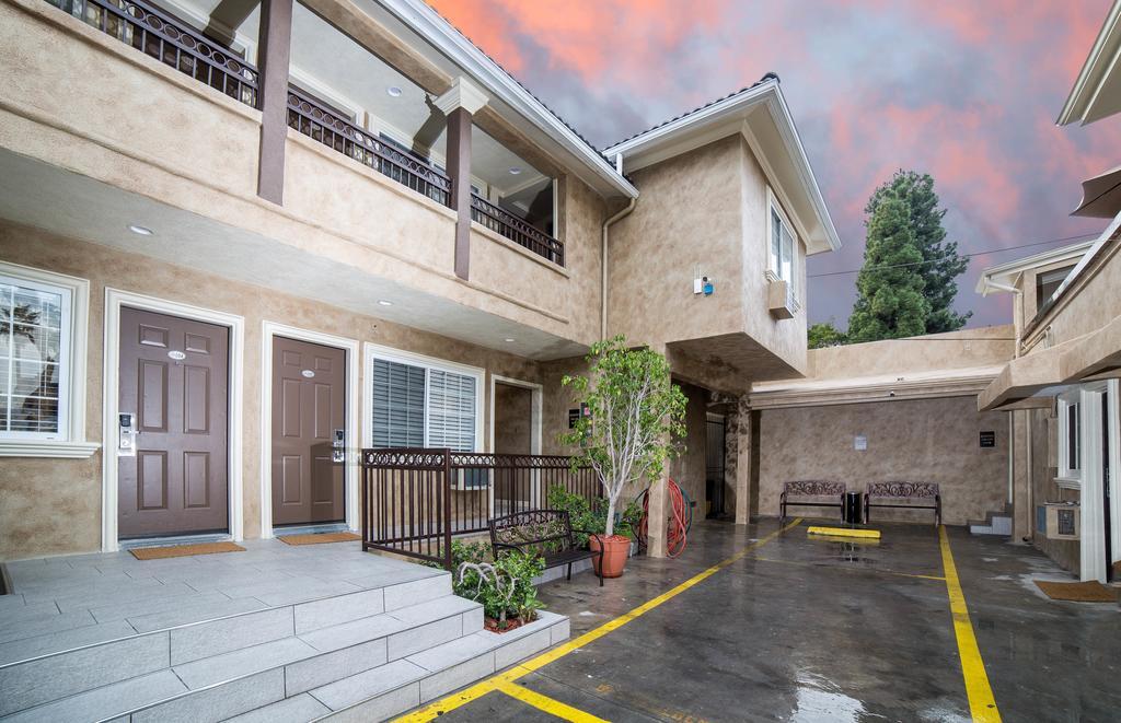 Nite Inn At Universal City - Walking Distance To Universal Studios Hollywood Лос-Анджелес Экстерьер фото